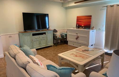 Pensacola Beach Gulf-Front 2BR Condo with Pool & Hot Tub - Photo 9