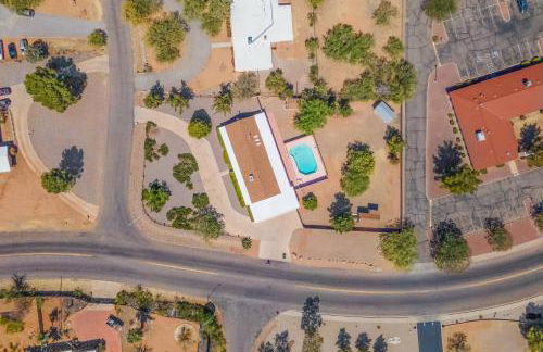 Luxe 4BR 2BTH l Pool & Grill l Central Location l Mountain View l Family Vacation l RV Site - Foto 31