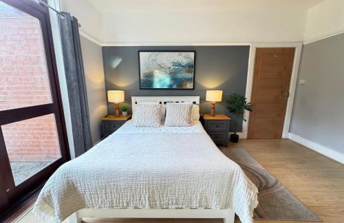 Very Large Central Property - Foto 19