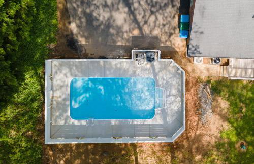 15 Minutes to Asheville! Spacious 7BR Luxury Home | Pool | Hot Tub | Game Room - Foto 70