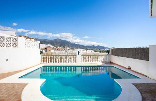 Private Beach Villa for 6 with Seaview, Pool & big Sun Terrace - Foto 3