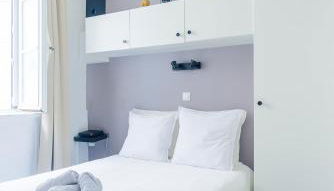 L'ELEDAURAT - Centre ville Riom - Idéal professionnel - Proche Clermont Ferrand - Foto 3, wardrobe