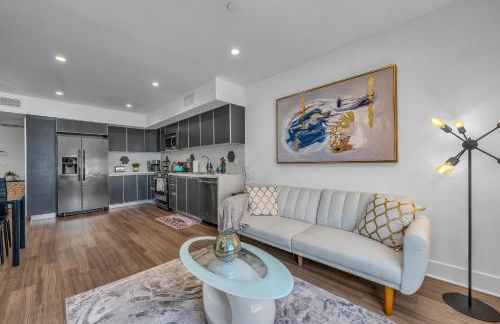 Amazing, Spacious Unit, Heart LA - Photo 24