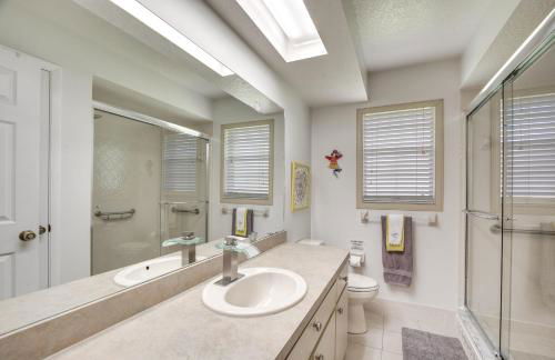 Heated Pool and 4-in-1 Grill Spring Hill Haven! - Foto 21