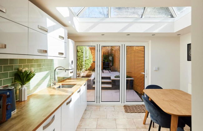 The Elmbridge Getaway - Glamorous 2bdr With Garden - Foto 8