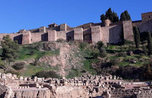 Stay Home & Away in the Heart of Historic Town of Malaga - Photo 36