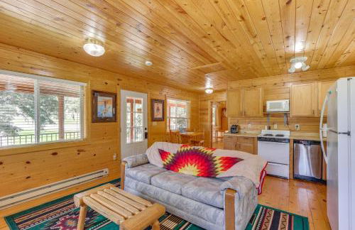 Pets Welcome Cozy Cabin with Deck in Deadwood! - Foto 6
