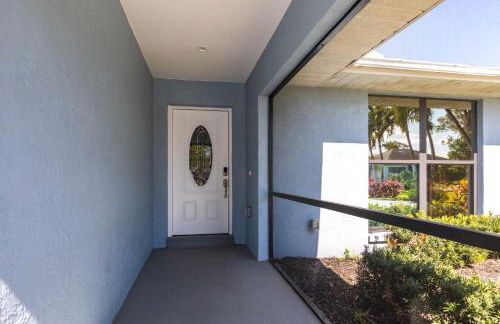 3BR With HUGE 2k sq ft Lanai & Seasonally Heated Pool - Foto 16