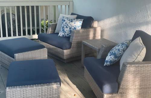 Spacious renovated 4br downtown home w firepit sleeps 8+ - Photo 2