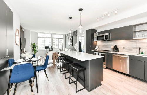 Urban 2BR Oasis with Scenic Rooftop and Gym - Foto 72