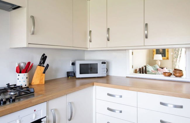 Cosy Cottage in Beautiful South Downs Walk 2 Pub - Photo 11