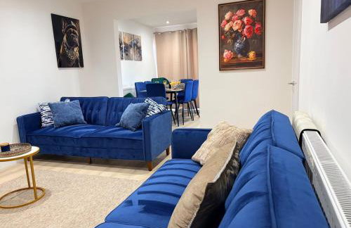 4 bed detached house with free parking on the driveway - Foto 1