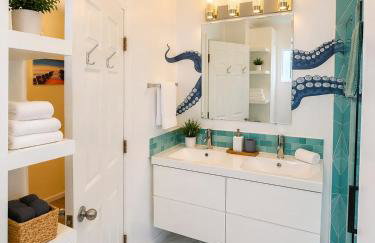 CasaViva Sky - Spacious 3BR with City Views, Firepit & Backyard - Walk to Hillcrest Dining, 5 Min to Zoo & Balboa Park - Foto 2