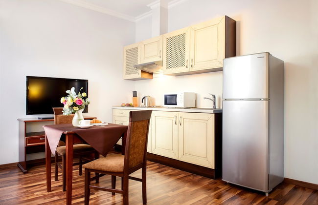 Greguar Hotel & Apartments - Photo 20