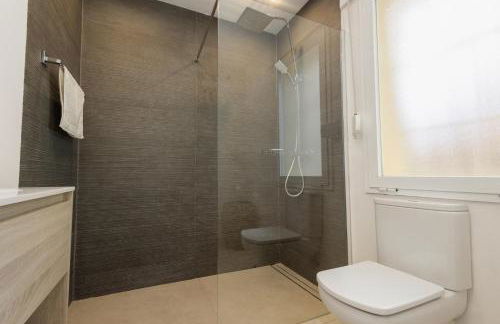 Luxurious frontline golf apartment in Elviria - Photo 45