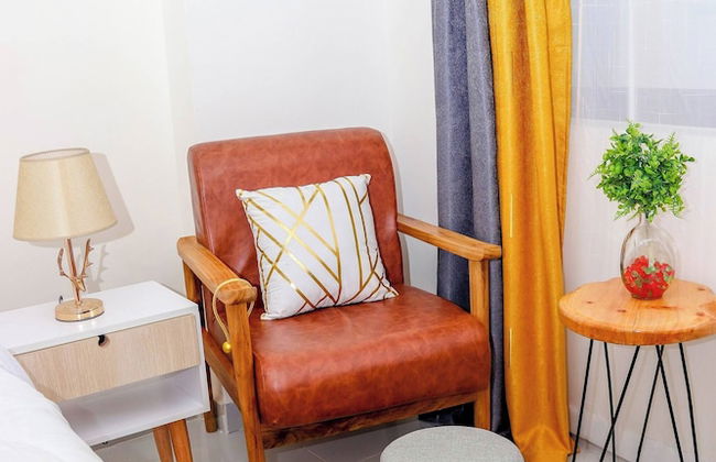 Lux Studio Jkia Airport View Suite - Photo 10