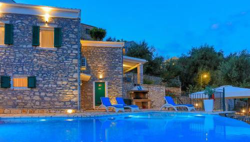 Villa Regina: Above Agni, superb views and pool - Foto 1, Other