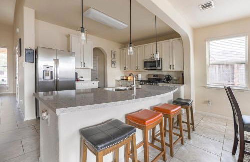 Sleeps 8 comfortably! Super location! - Foto 25