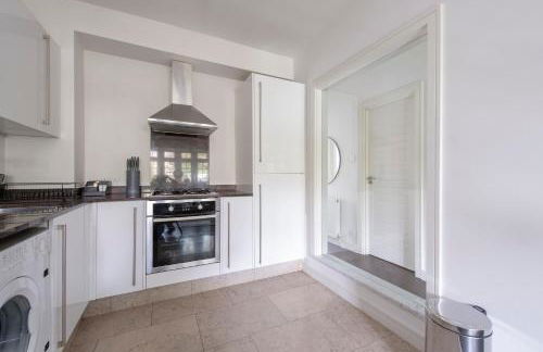 Modern 2BR Flat with 3 Beds Urban Getaway - Cherry - Foto 27