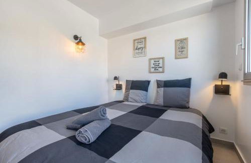 LB Vacation Rentals I Cannes Center, Renovated Apartment with Balcony, Ideal for Holidays or Congress! - Photo 27