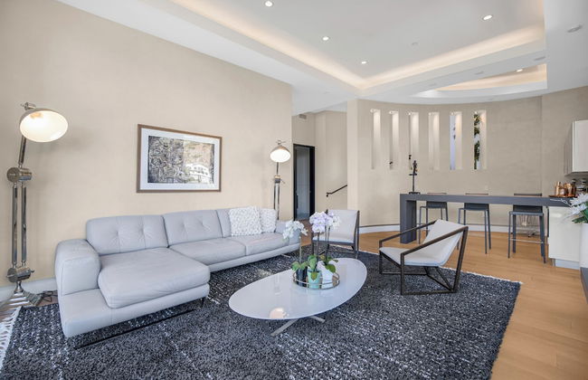 Zorada - Private Hollywood Hills Luxury With Endless Amenities and City Views - Photo 19