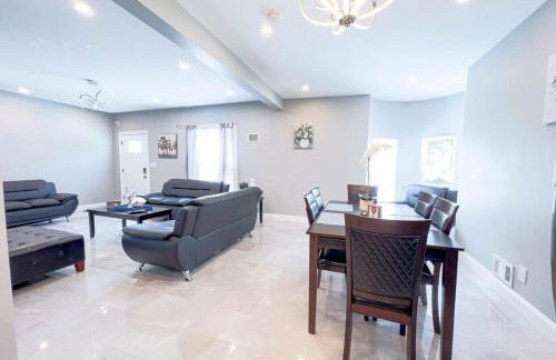 Group Friendly 6BR Near Aquarium & Niagara Falls - Photo 22