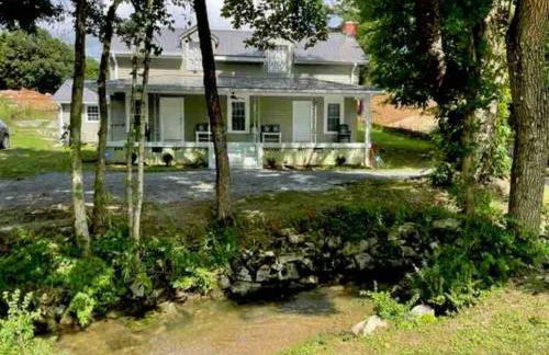 Farmhouse with game room, fire pit and creek - Foto 10