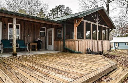 Cozy lakefront cabin with boat house and ramp on T - Foto 15