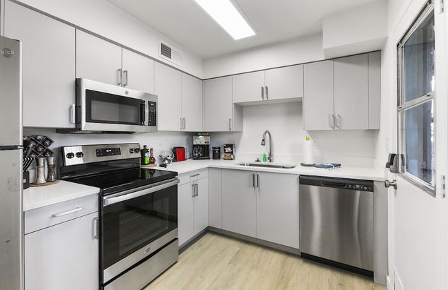 Contemporary Condo in Central Biltmore - Foto 6