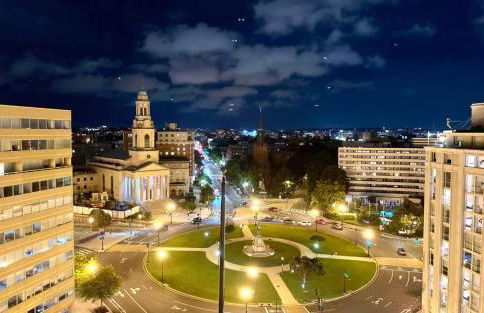 Luxury DC Rowhouse with Rooftop Firepit & Private Hot Tub- Near U Street & Logan Circle - Foto 3