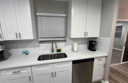 Get cozy in this Renovated home by the Villages - Foto 24