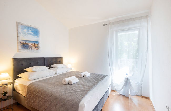 Spacious Prgomet Retreat With Private Pool, Fitness Centre, and Garden - Foto 20