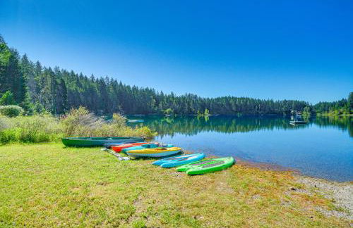 Port Orchard Lakefront Cabin with Fire Pit and Grill! - Foto 28