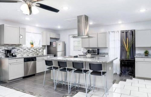 Cozy Getaway with Pool and Putting Green Unit 2 - Foto 2