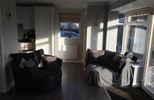 The Bungalow - Photo 34