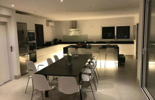 Luxury villa with heated pool for 12 to 14 people - Photo 96