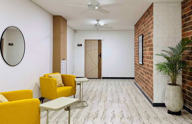 w Amazing Loft w Perfect Balcony in Cali - Photo 20