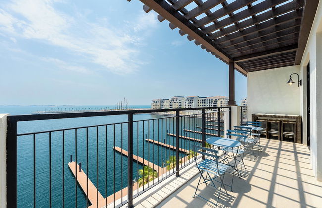 Maison Privee - Stunning Waterfront Apt w/ Open Sea Vws in La Mer - Foto 1
