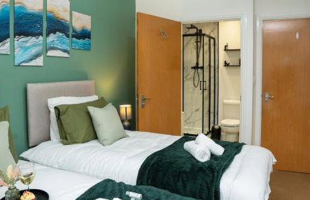 Whole 2-Bed, 2-Bath Apartment - Professionals, Contractors, Free Parking, ULEZ Free, Bham City - 10mins - Foto 9