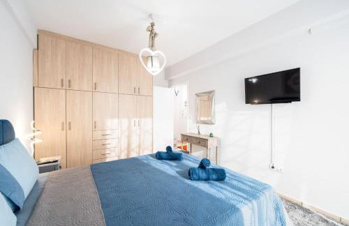 Colorful city apartment - Photo 9