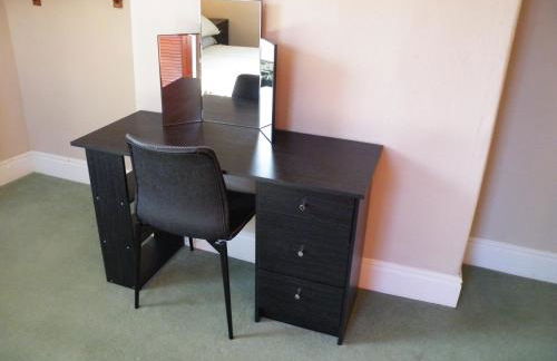 Family Home Near City Centre - Foto 34