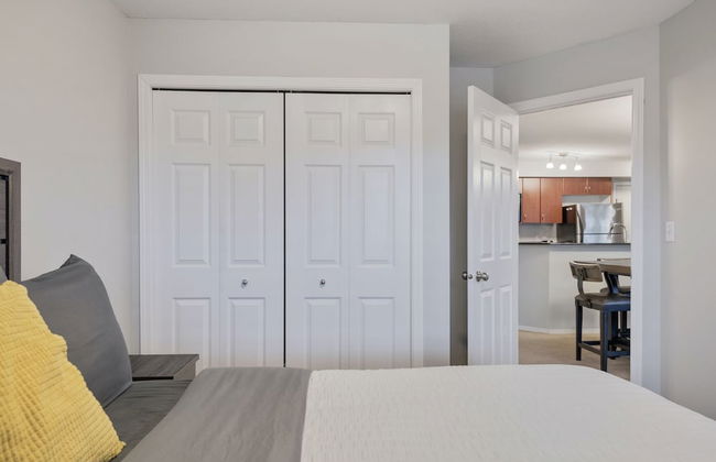 AMAZING 3Br Condo | Heated Pool & Hot Tub | Hm Theatre | Pool Table - Photo 5