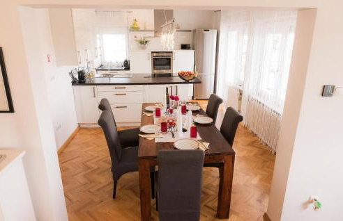 Beautiful Home In Dugo Selo With Wifi - Foto 6