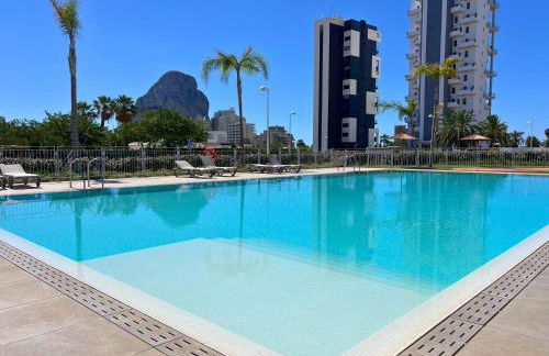 Modern 3-Bedroom with Padel and Pool Access - Photo 1