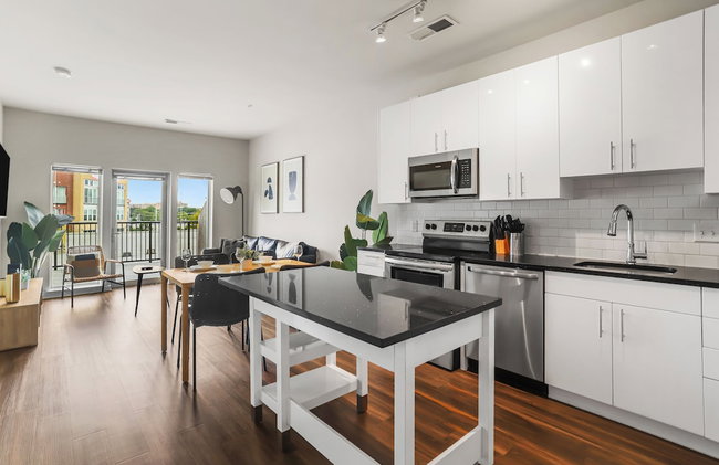 Huntington Apartments near Huntington Metro - We Host - Photo 31