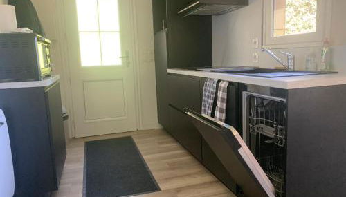 Cottage YVEL au Pied du lac au Duc, son Golf et sa Base Nautique - Foto 4, dishwasher