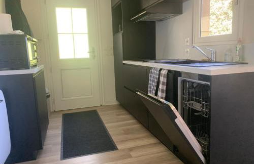 Cottage YVEL au Pied du lac au Duc, son Golf et sa Base Nautique - Foto 4