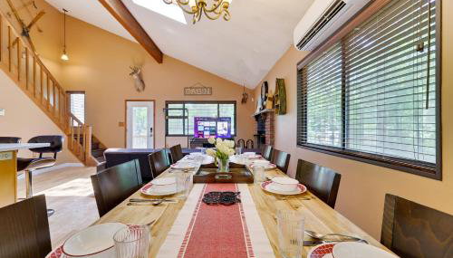 Secluded Cabin, Jacuzzi, Pool Table, King Bed & Fire Pit - Foto 4