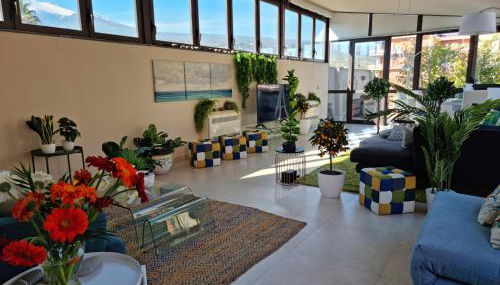 Luxury Panoramic Loft with heated pool near Catania, Taormina, the Sea and Mount Etna by SicilianRelaxingHomes - Foto 2