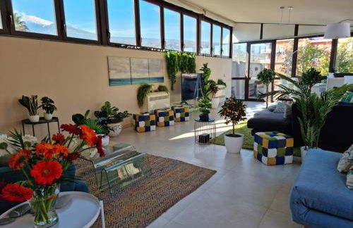 Luxury Panoramic Loft with heated pool near Catania, Taormina, the Sea and Mount Etna by SicilianRelaxingHomes - Foto 2